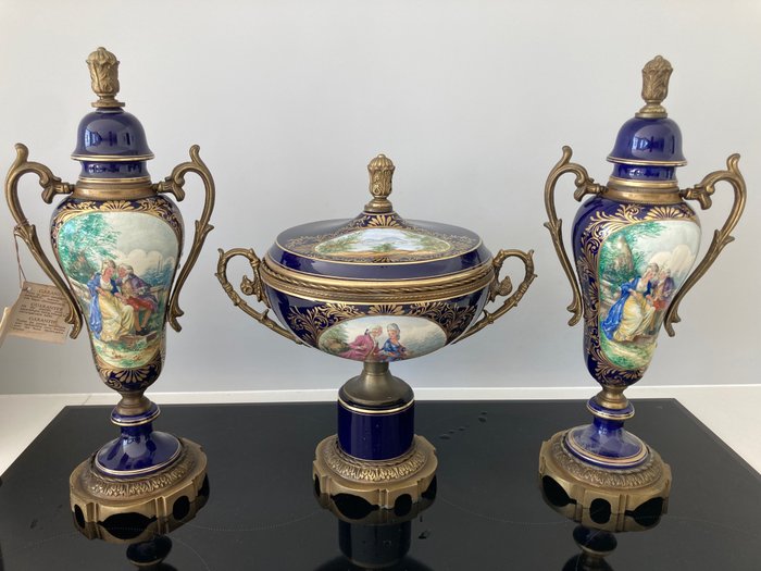 Limoges - Lidded花瓶 (3)  - 陶瓷, 黃銅