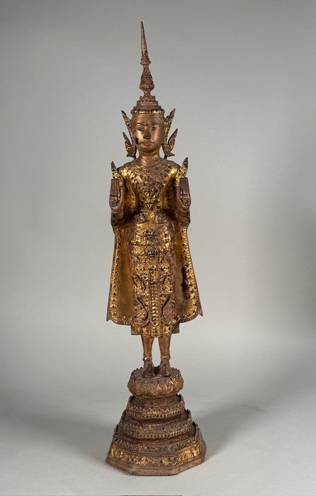 Statue - A fine Thailand crowned buddha - Bronse - Thailand