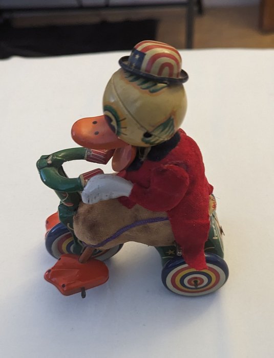 Alps  - 鐵皮玩具 Donald duck bicycle