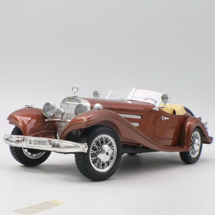 Bburago Diamonds 1:18 - Voiture miniature - Mercedes-Benz 500 K Roadster 1936