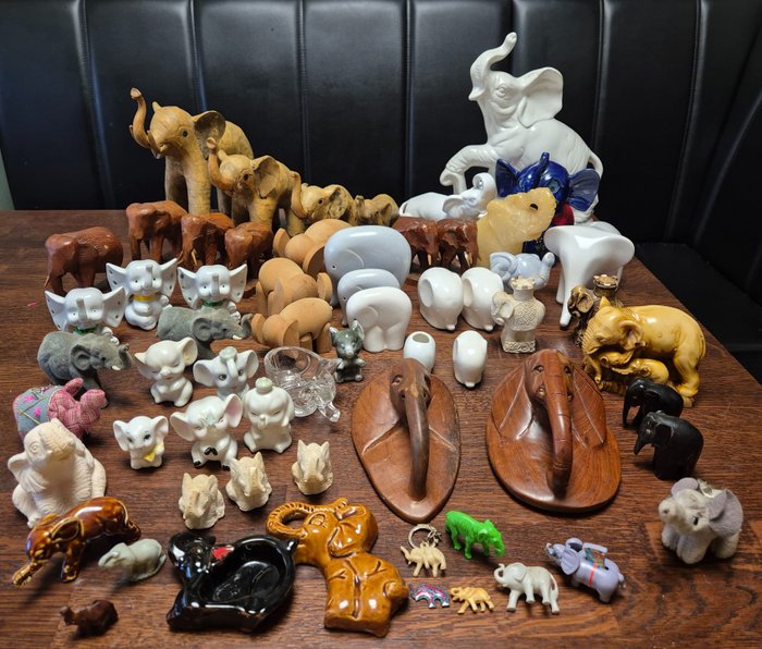 Beeldje - Prachtige verzameling olifantjes (62) - Aardewerk, Glas, Hout, Plastic, Porselein, Steengoed