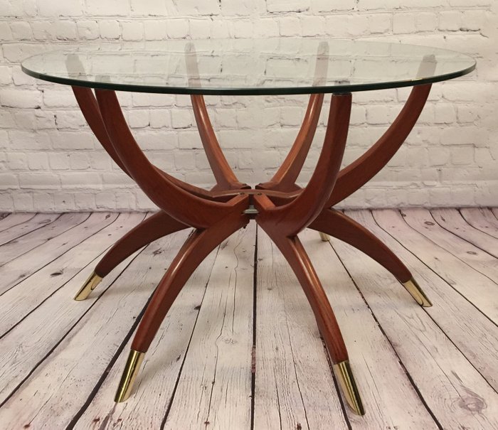 咖啡桌 - 20 世纪 60 年代中期复古丹麦风格令人惊叹的超稀有蜘蛛腿咖啡桌 - 木头和玻璃