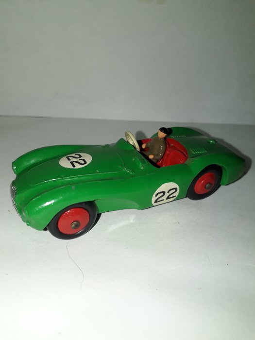 Dinky Toys 1:43 - Pienoismalliauto - Aston Martin