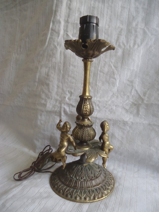 Asztali lámpa - 3 kerub – antik stílus – bronz – 1950/1960 – Franciaország - Bronz