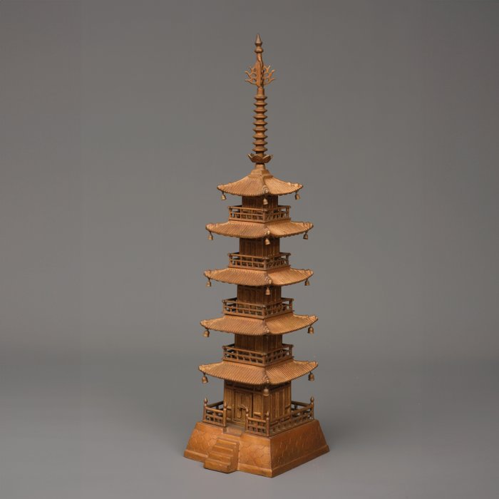 Bronz - Pagoda okimono 塔置物 - Perioada de la mijlocul/sfârșitul-shôwa (mijlocul/sfârșitul secolului al XX-lea)