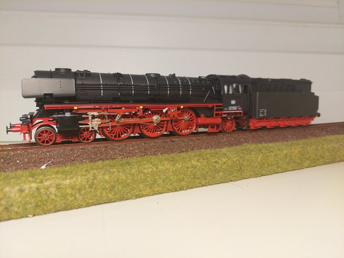 Liliput H0 - 101 23 - Steam locomotive with tender (1) - BR 01 1100 - Unused - DB