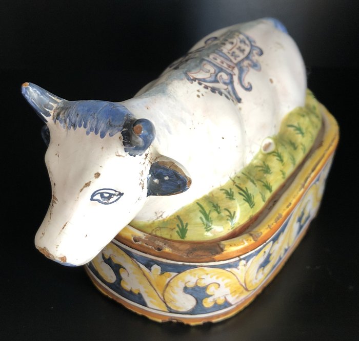 Smørskål - Portuguese - Polychrome - Cow - 18th/19th century - Keramik