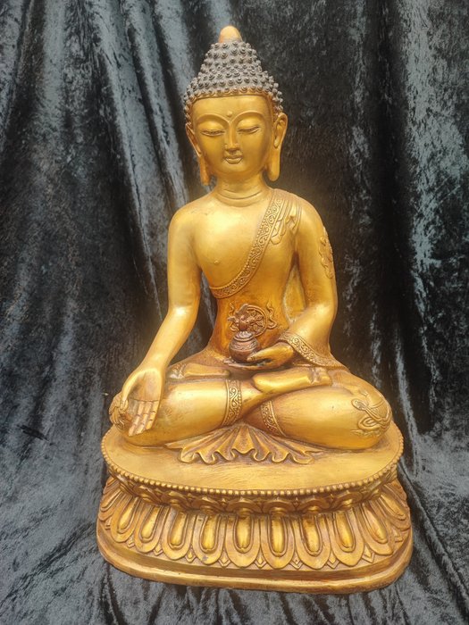 Figure - Medicine Buddha in wai holding bowl with herbs. - Bronze - Chine