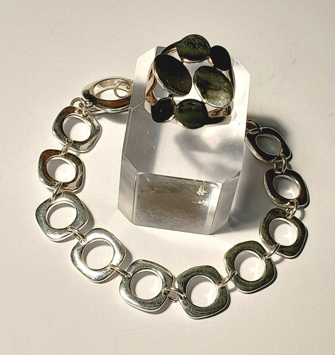 Bez ceny minimalnej
 - 2-częściowy komplet biżuterii Zestaw vintage (pierścionek i bransoletka). Srebro próby 925. 