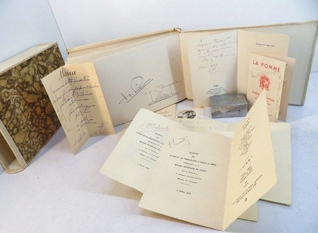 Livre d'or & menus signés : Le Lido (Champs-Elysée); Hôtel Lutécia; Hôtel du Louvres...] - 1930