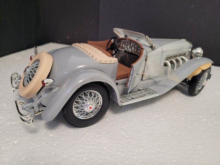 Ertl 1:18 - Pienoismalliavoauto - 1935 Duesenberg SJ Roadster - Gary Cooper