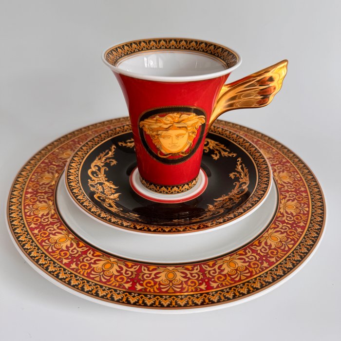 Rosenthal - Versace - Tasse und Untertasse (3) - 0,18 L Kaffeegedeck 3 teilig MEDUSA rot  Kaffeetasse Untertasse Frühstücksteller - Porzellan