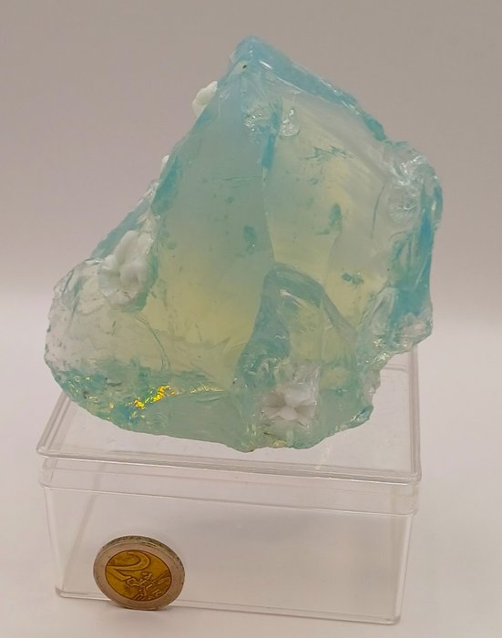 Bellissimo pezzo XL di Opalite grezza colorata con inclusioni da 581 grammi Pezzo grezzo, forma libera - Altezza: 100 mm - Larghezza: 110 mm- 581 g