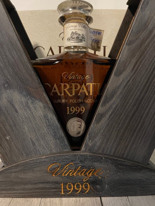 Carpatia 1999 - Vintage Luxury Polish Vodka - 700 毫升