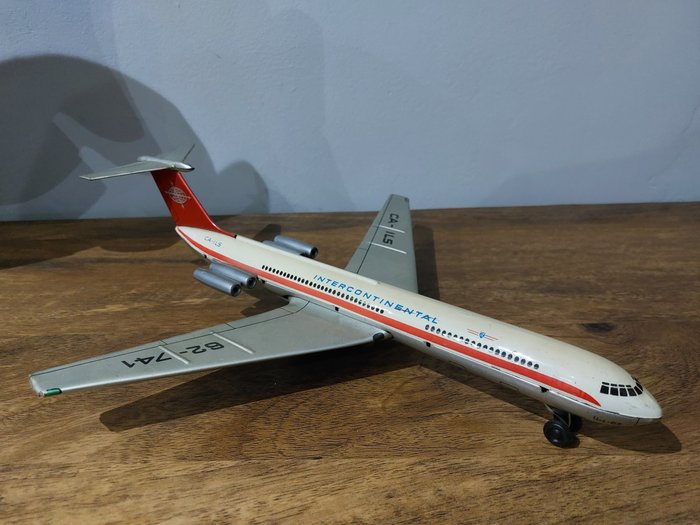 MS VebIntercontinental  - Avión de juguete Ilyushin IL62 - Alemania