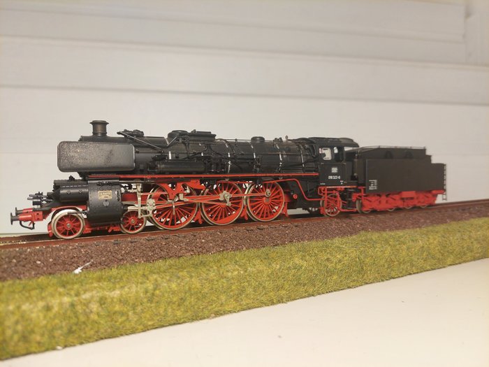 Liliput H0轨 - 4004 - 带煤水车的蒸汽机车 (1) - BR 018 323-6 - DB