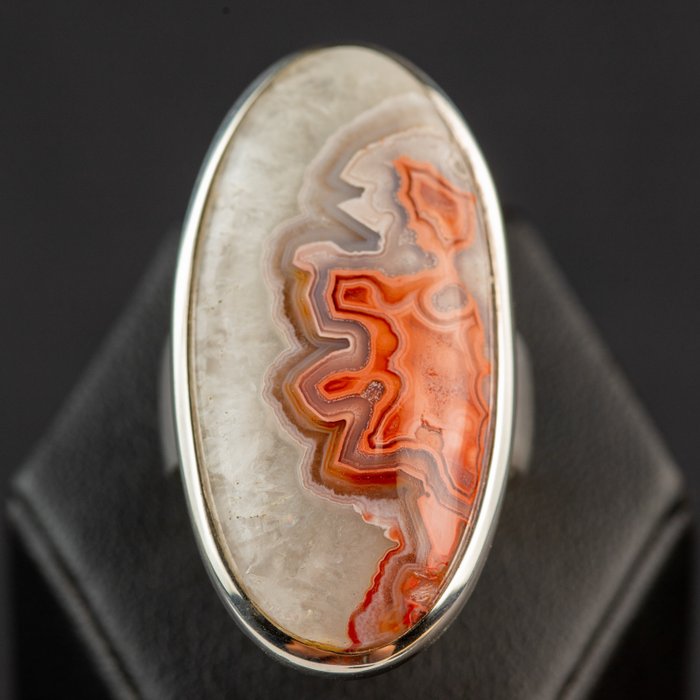 Λεπτομέρεια από ασημένιο δαχτυλίδι Τρελή «Φωτιά» Agata - Ύψος: 39 mm - Πλάτος: 27 mm- 16 g