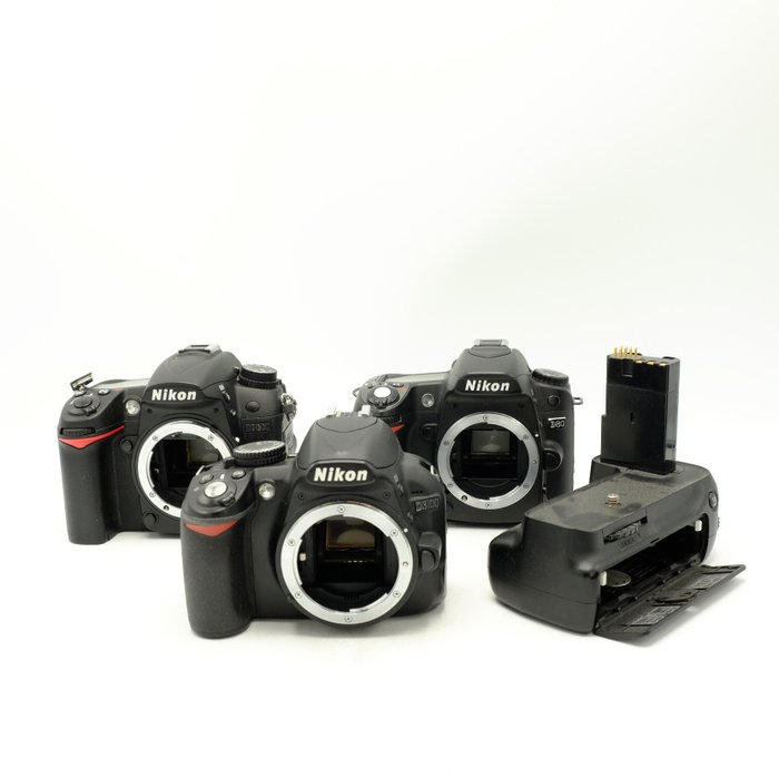 Nikon Body's ( 3 stuks) + Nikon MB-D10 grip - Defect! (te gebruiken voor onderdelen)(7656) Spiegelreflexkamera (SLR)