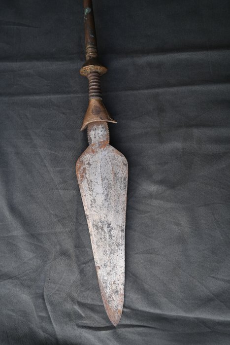 Cuchillo africano/espada corta - Ngandu, Saka - R.D. Congo  (Sin Precio de Reserva)