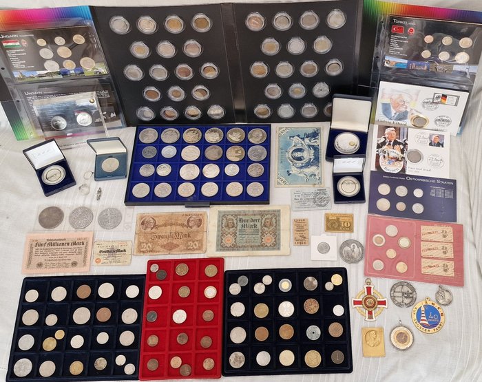 Welt. Lot of coins & medals & bills From 1889 - today (200 pcs)  (Ohne Mindestpreis)