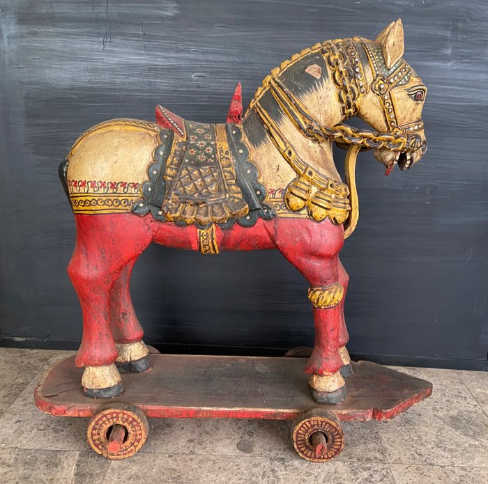 Indisches Pferd auf Rädern - Holz - Indien - zweite Hälfte des 20. Jahrhunderts