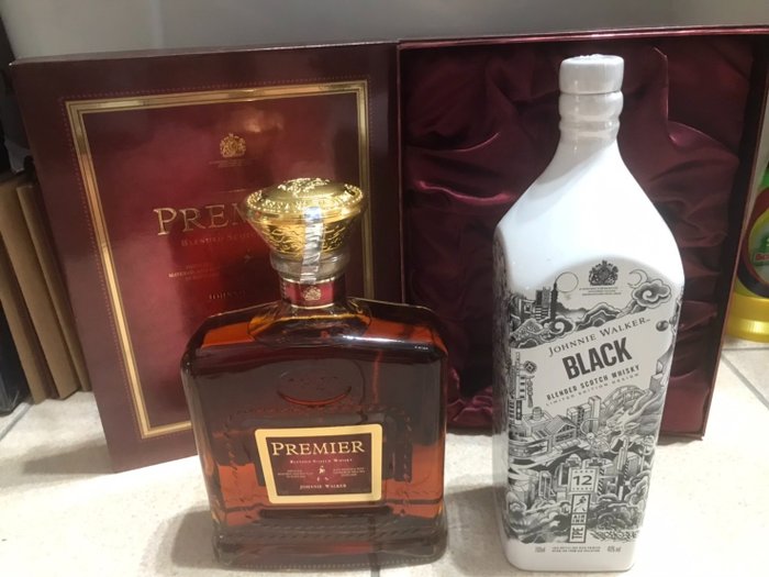Johnnie Walker - Premier & 12 years old Black Label - Taipei Edition printed with Air Ink  - 700ml, 750ml - 2 bouteilles
