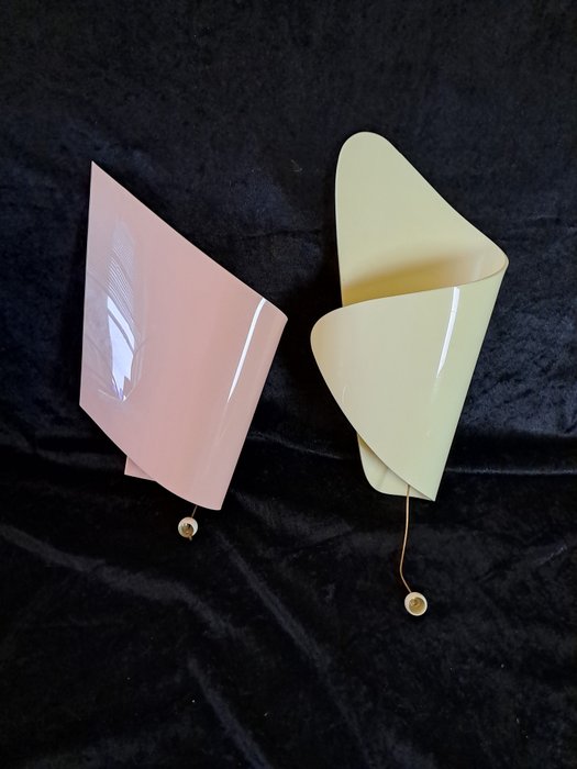 Lampe (2) - Pastellfarbene Vintage-Wandlampen - Plastik