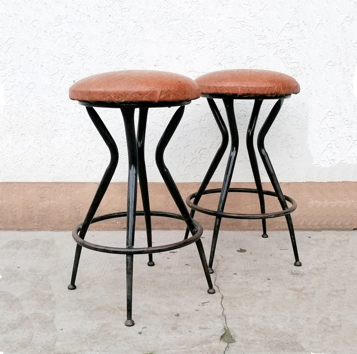 Stołek - Para stołków - lakierowany metal, vipla