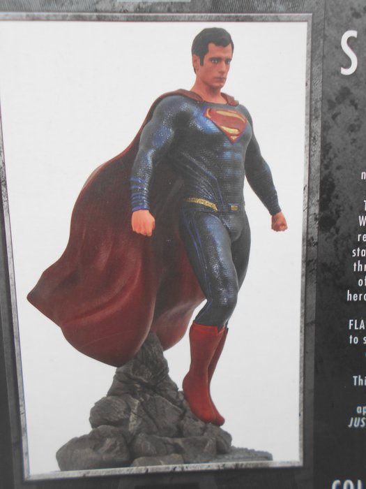 DC Diamond Selection - Statuetta - Superman - Composito