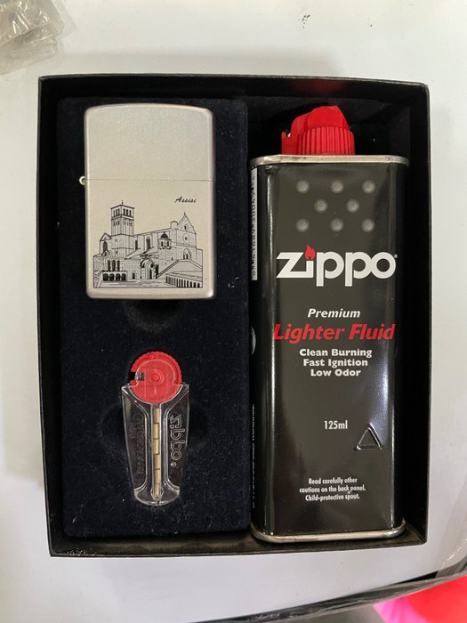 Zippo - Lighter - Jern (støbt/smeltet)