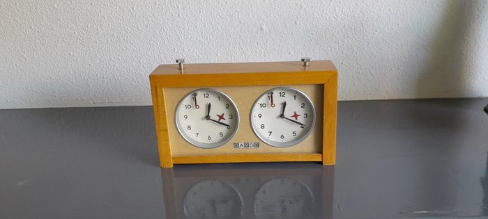 Relógio de xadrez - garde - madeira/vidro - 1960-1970