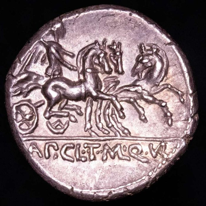 Rooman tasavalta. Appius Claudius Pulcher, Titus Mallius (tai Maloleius) ja Q. Urbinius, 111/110 eaa.. Denarius Rome, 111/110 B.C.  Victory in triga right, AP CL T MA Q VR in exergue