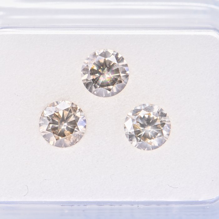 3 pcs Diamant - 0.90 ct - Rond - Light Gray - SI2 - SI3  Excellent VG  **No Reserve Price**