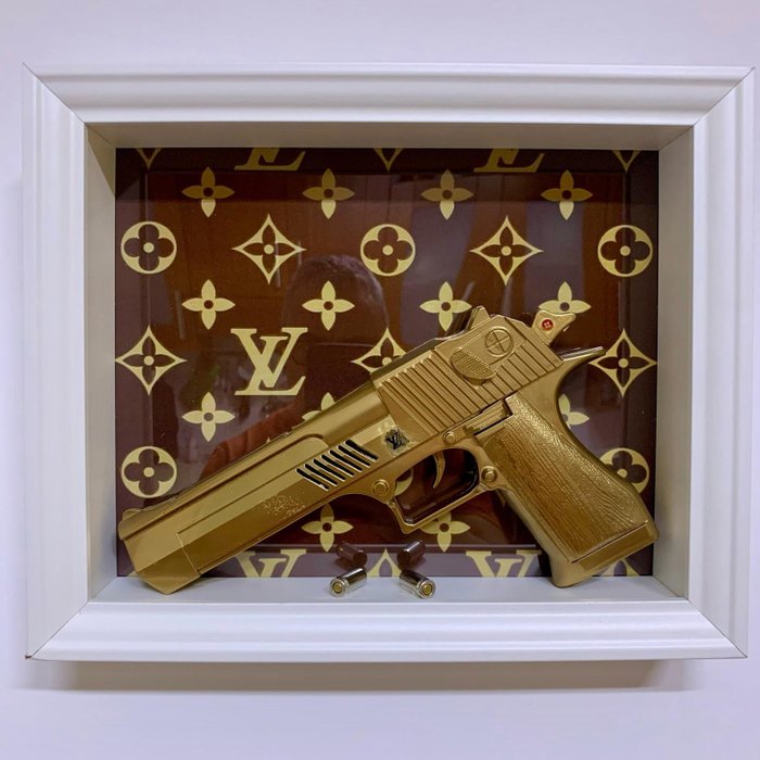 Le Perle (1972) - Louis Vuitton Luxury Pistol