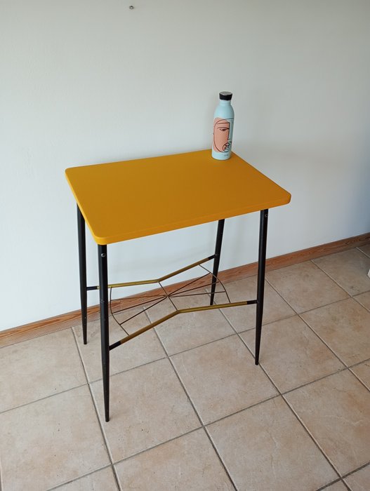 Κεντρικό τραπέζι - Ξύλο, Σίδερο (χυτό / σφυρήλατο), οικολογικό δέρμα