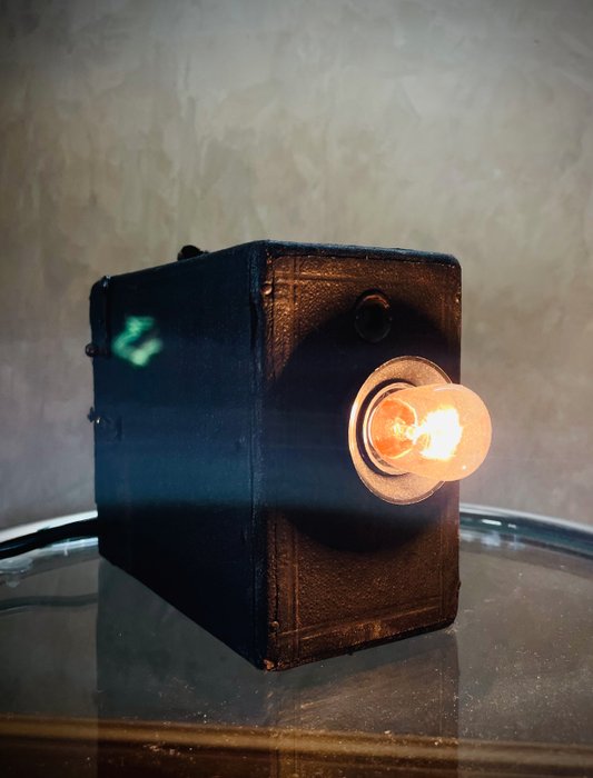 Lámpara cámara de fotos - Tischlampe - Kamerabox - Holz
