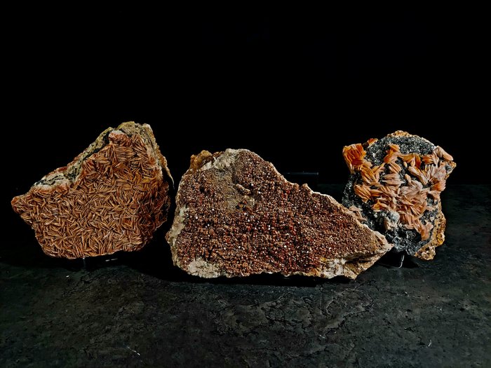 Vanadinite vanadinite/barite/cerrussite - Altezza: 6 cm - Larghezza: 23 cm- 5 kg - (3)