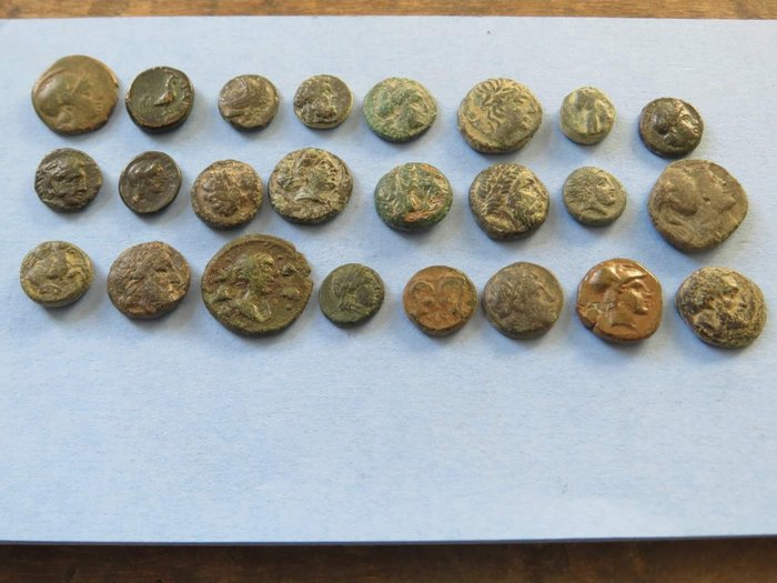 希臘. Lot of 24 bronze coins mainly 3rd-1st century BC