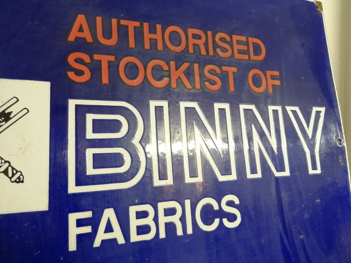 Emaljeskilt - Jern (støbt/smeltet), Binny Fabrics - Indien 1960'erne