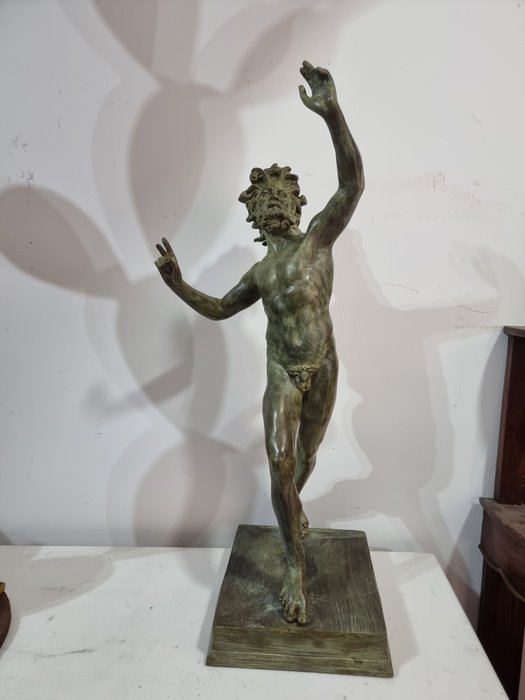 雕塑, Fauno Danzante - 81 cm - 黄铜色
