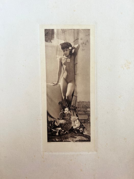 Lehnert & Landrock - Libya - Nude study large format (30 x cm 39,5 cm) 1900s