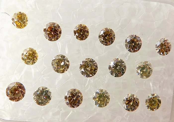 17 pcs 鑽石 - 0.72 ct - 明亮型 - light brownish yellow - SI2, VS1, No reserve!