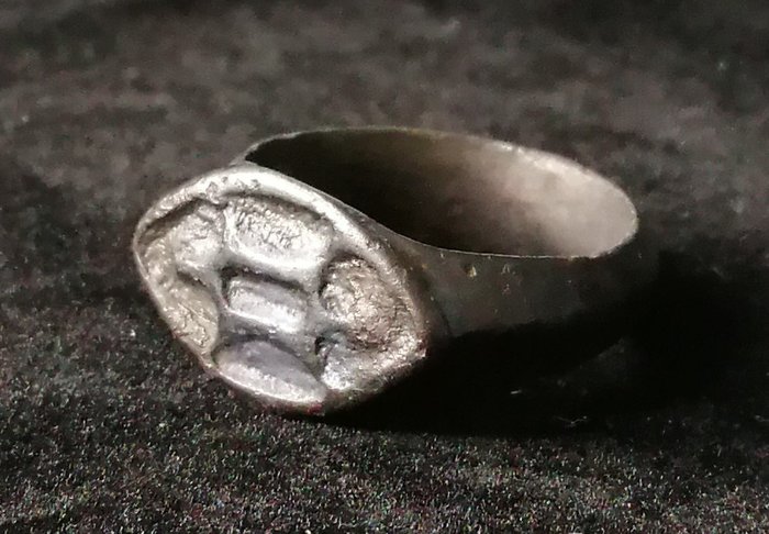Vikingtiden Bronse Dekorert ring - 22 mm  (Ingen reservasjonspris)