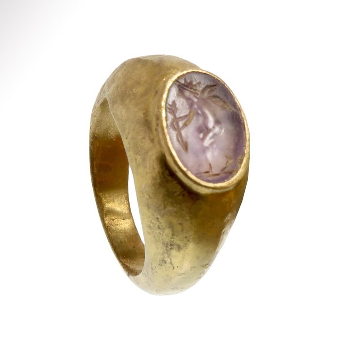 古罗马 黄金和紫水晶 凹雕戒指，镌刻爱神（丘比特）