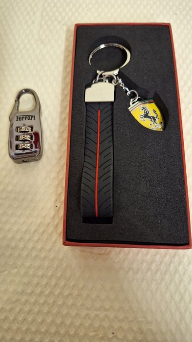 钥匙链 - Ferrari - 2000