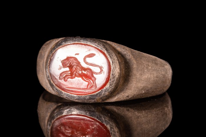 古罗马 银戒指，带狮子红玉髓凹雕  (没有保留价)