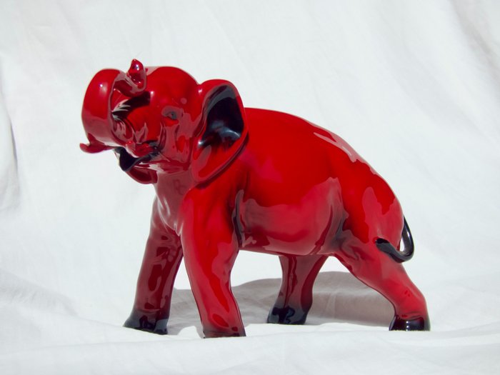 Royal Doulton - 玩具人偶 - Flambé Elephant - 瓷, 陶瓷
