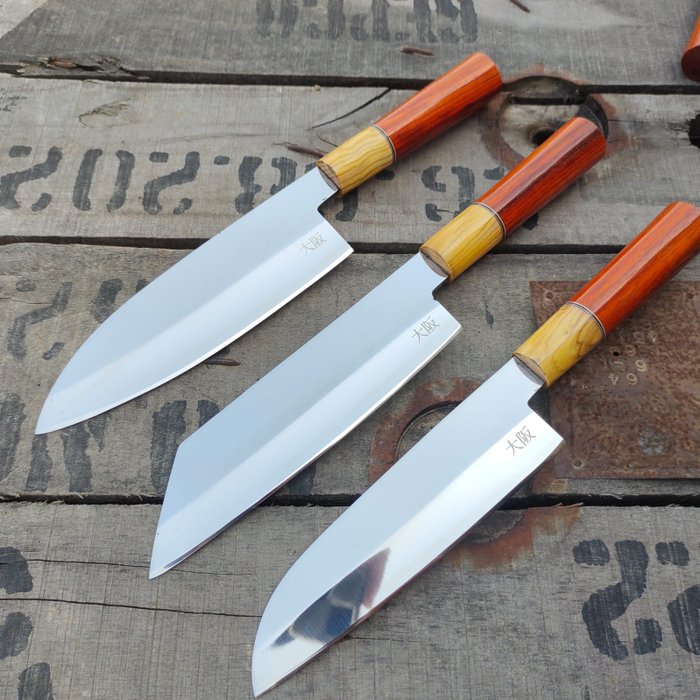 Cuchillo de cocina - Cuchillo profesional japonés SUJIHIKI, Deba con madera de olivo y secoya. Cuchillos hechos - Asia