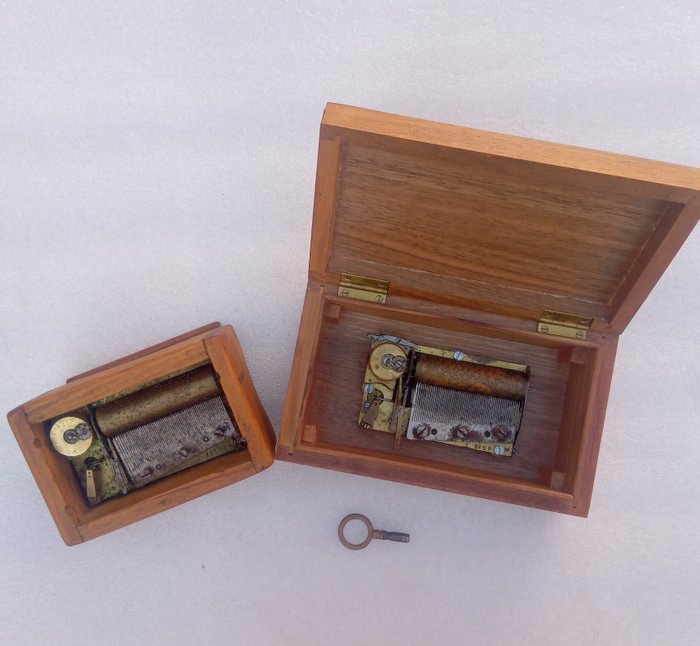 金屬紙帶式手搖音樂盒 - 瑞士 - 1850-1900