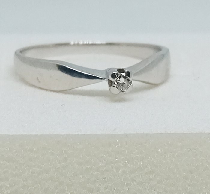 Ingen mindstepris - Ring - 18 kraat Hvidguld -  0.03 tw. Diamant 